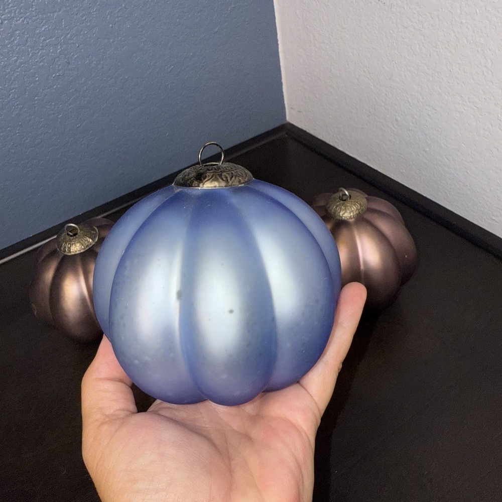 Lot 3 Vtg large Glass Christmas‎ Ornaments Ribbed Pumpkin Shape rose & Blue - Picture 6 of 16